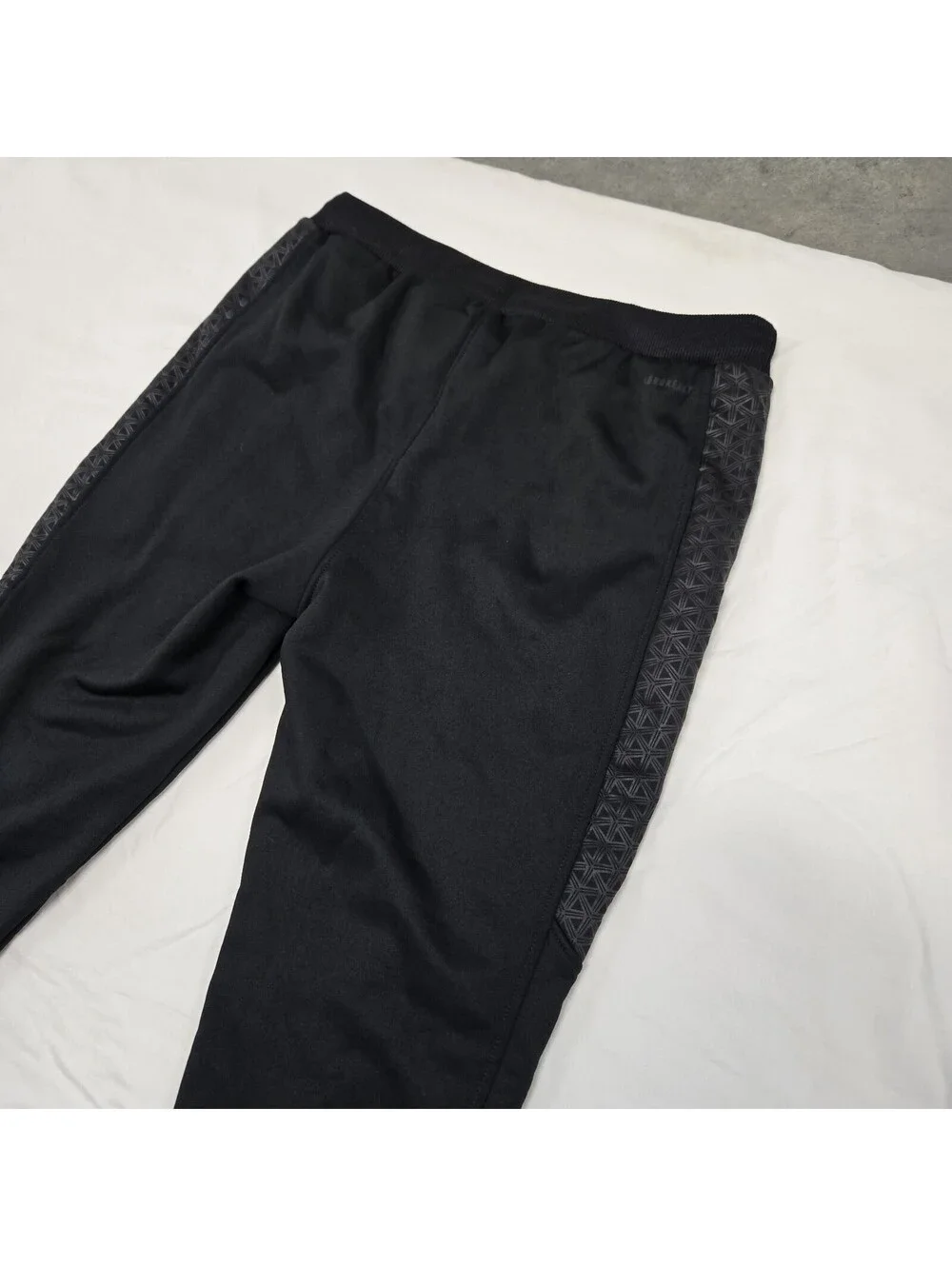 NWT Sz MEDIUM Men's Adidas 3SSB Logo Pants 2023 Adjustable Black Joggers HR5142